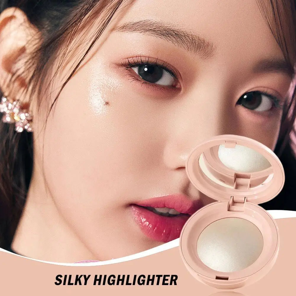 Rare Beauty Silky Highlighter Palette High-Shine Pastel Highlighter for Radiant Long-Lasting Glow with Pressed Powder Bronzer